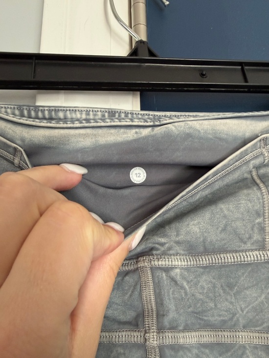 lululemon athletica Light Gray Washed High-Rise Pocket Leggings - Picture 4 of 4
